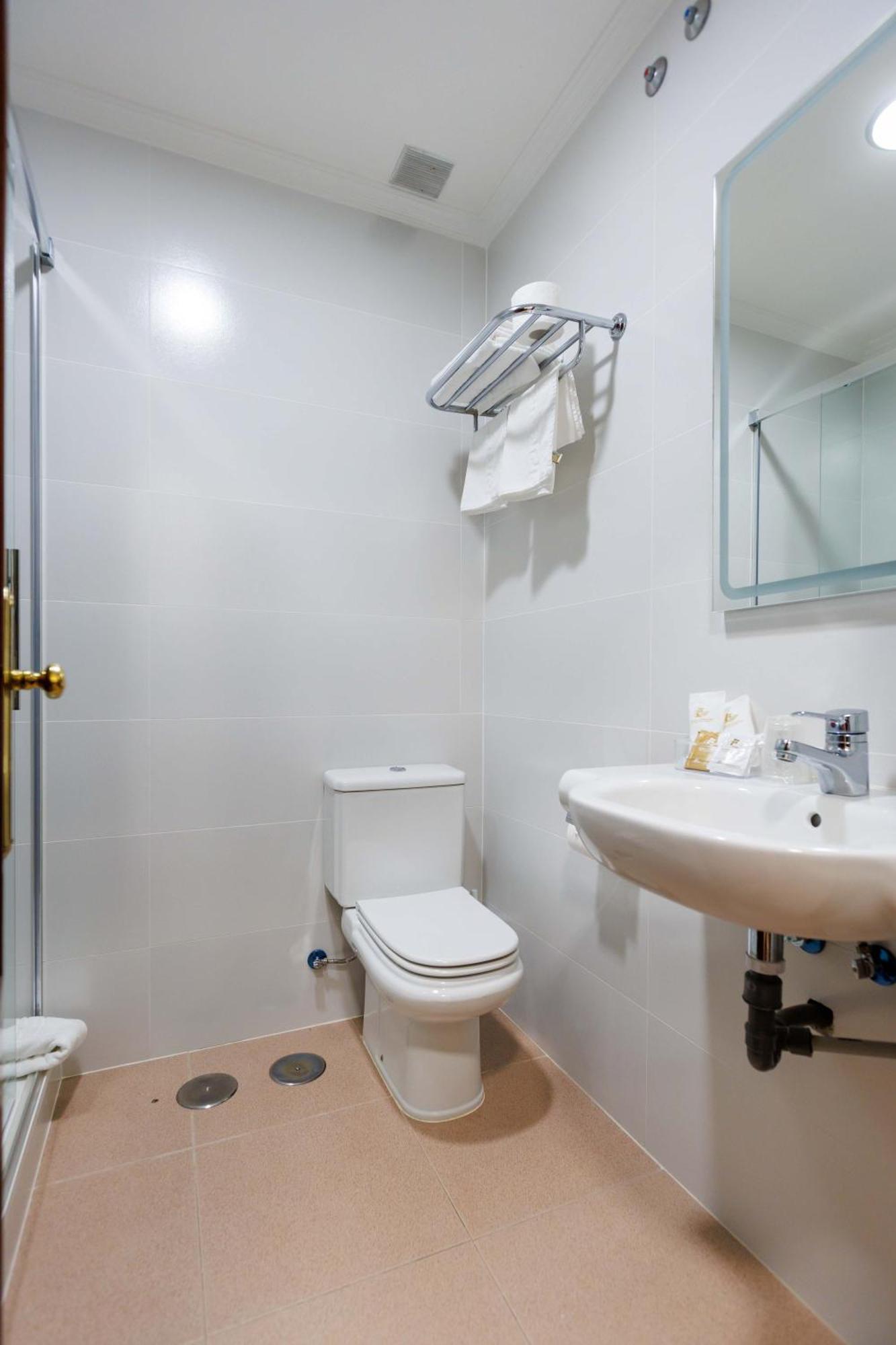 Hotel O Cruceiro Caldas De Reis Luaran gambar