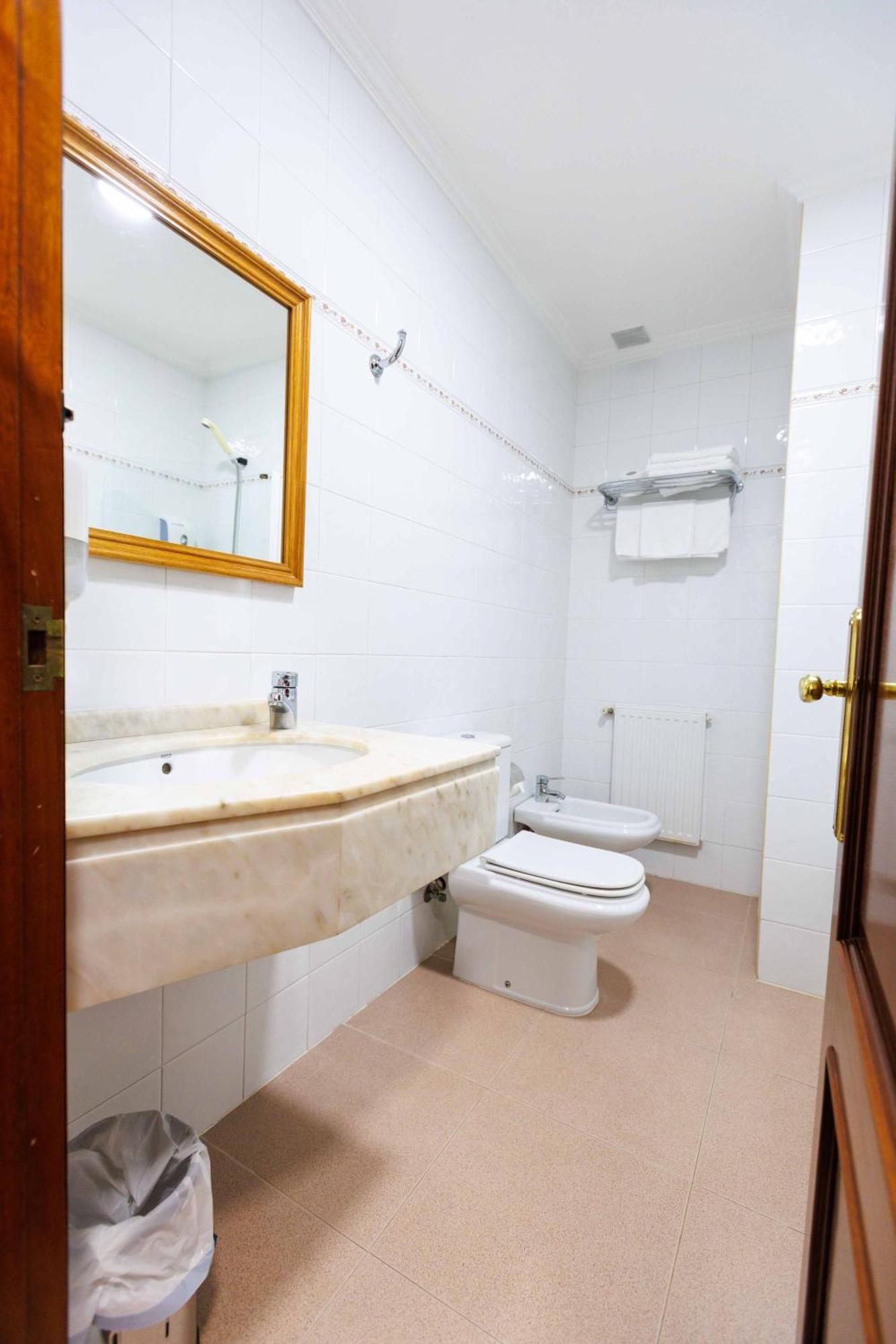 Hotel O Cruceiro Caldas De Reis Luaran gambar