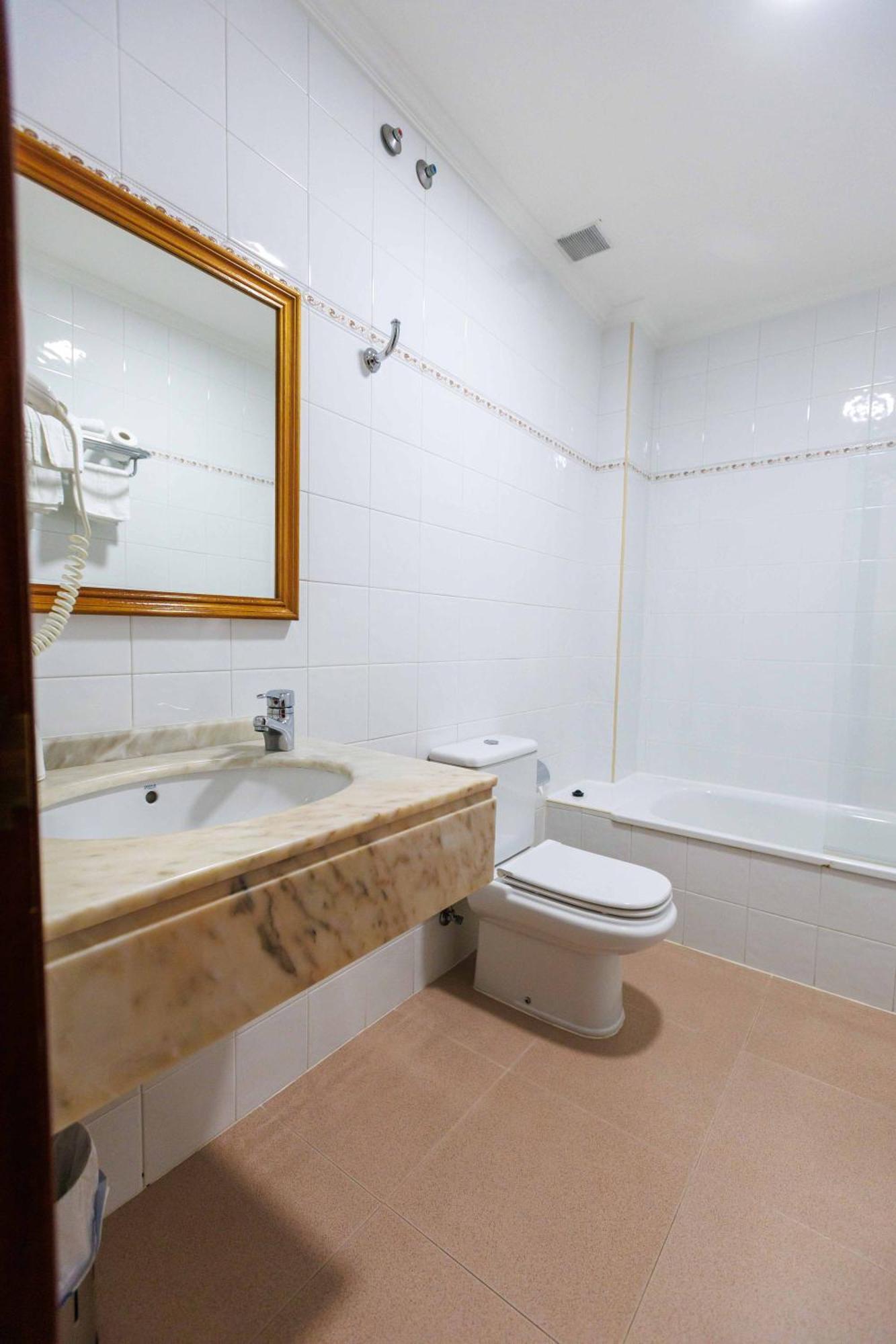 Hotel O Cruceiro Caldas De Reis Luaran gambar