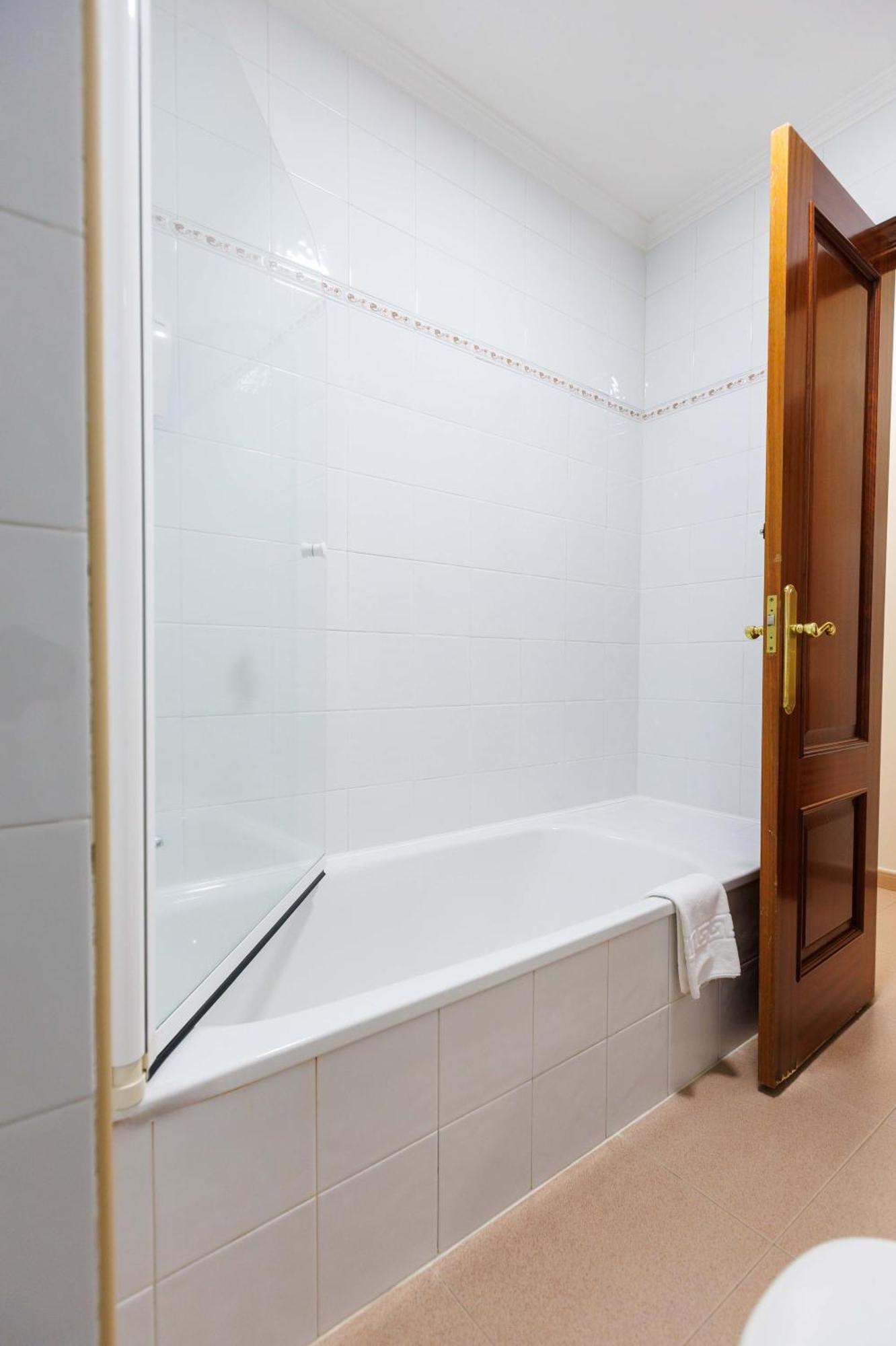 Hotel O Cruceiro Caldas De Reis Luaran gambar