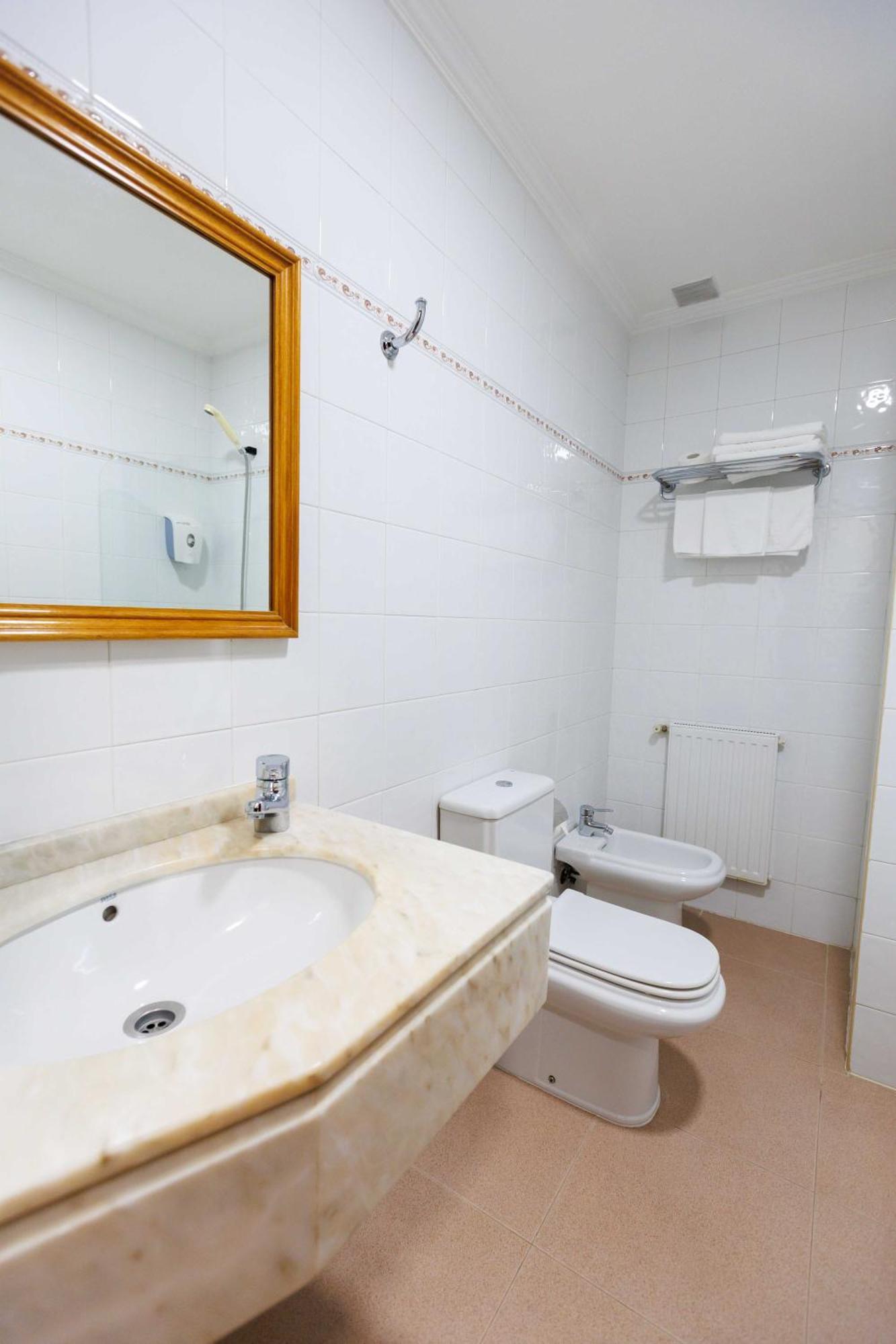 Hotel O Cruceiro Caldas De Reis Luaran gambar