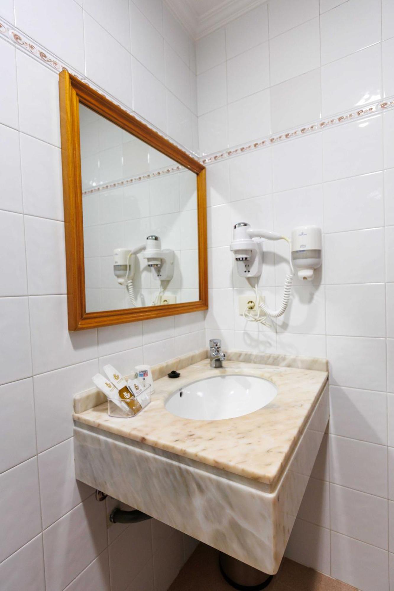 Hotel O Cruceiro Caldas De Reis Luaran gambar